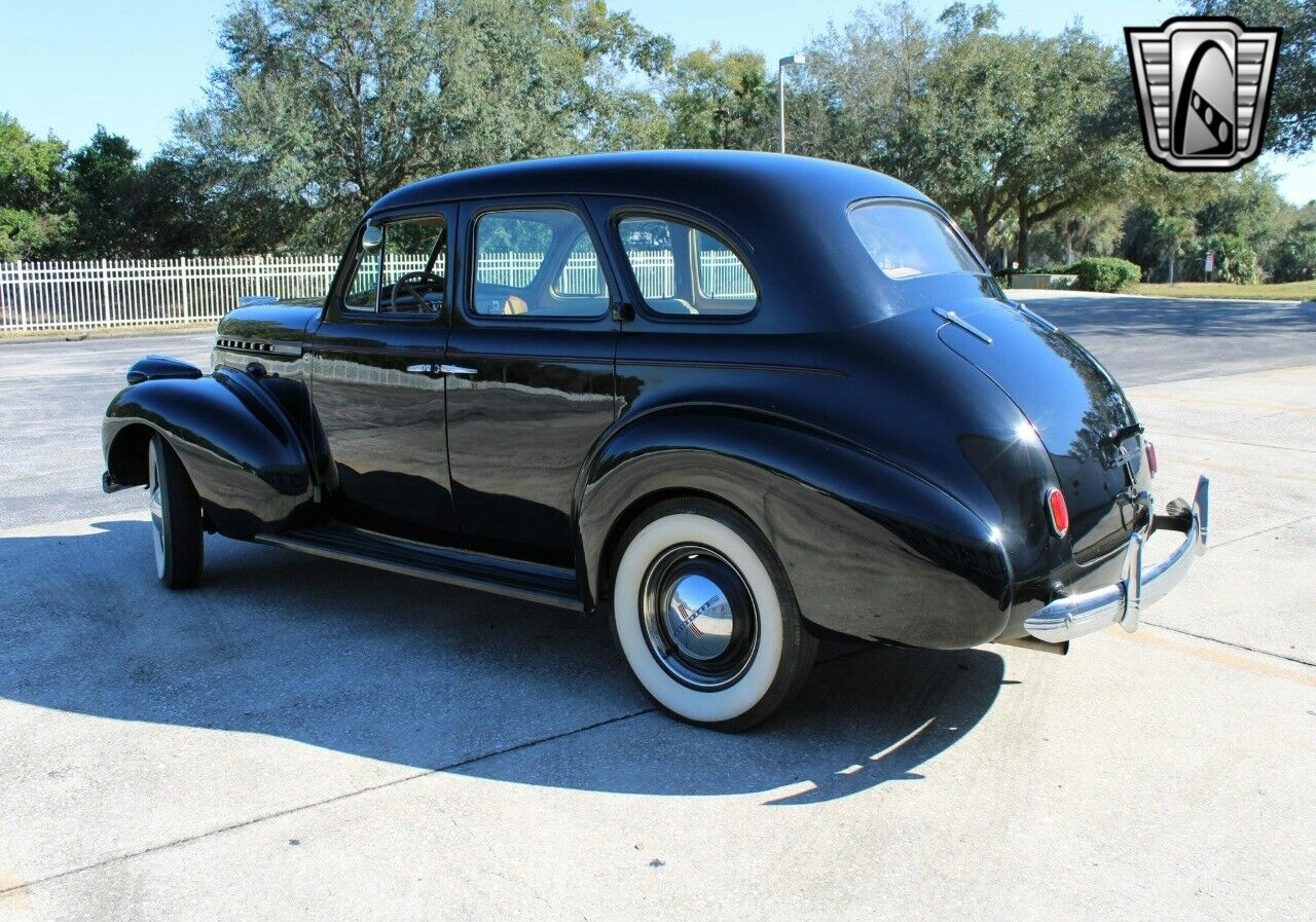 Chevrolet-Special-Deluxe-Berline-1940-Black-Tan-116772-5