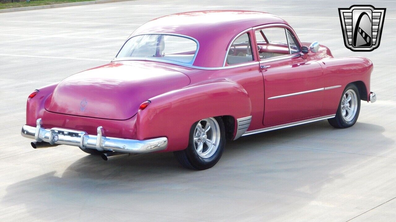 Chevrolet-Special-Deluxe-Coupe-1951-Raspberry-metallic-White-409-7