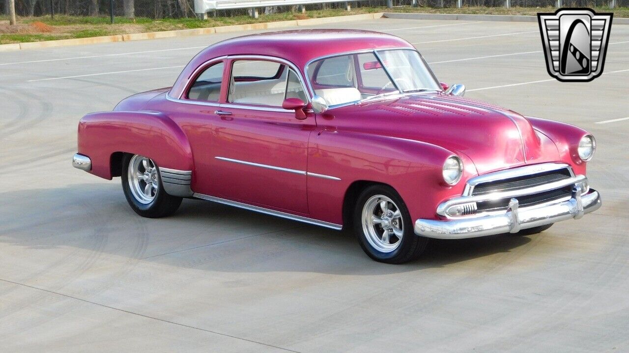 Chevrolet-Special-Deluxe-Coupe-1951-Raspberry-metallic-White-409-9