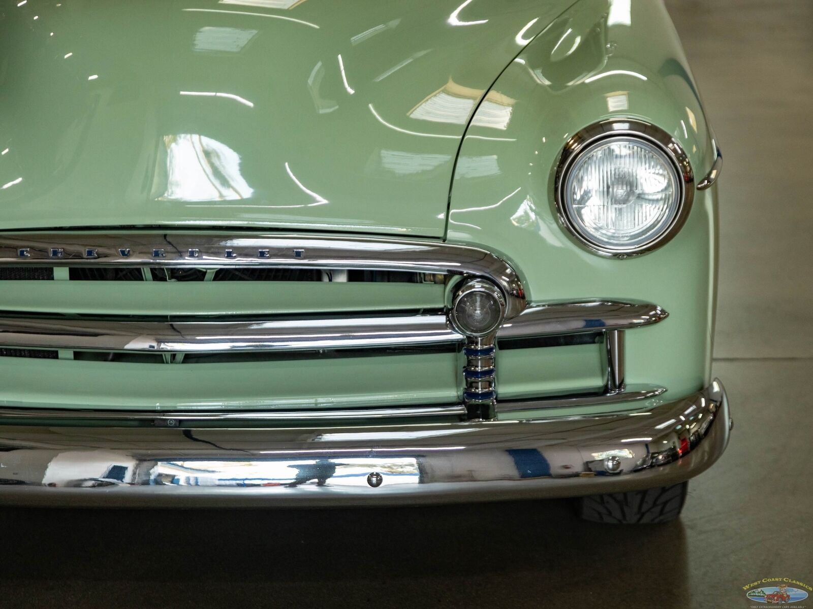 Chevrolet-Special-Fleetline-Berline-1950-Green-Tan-3438-15