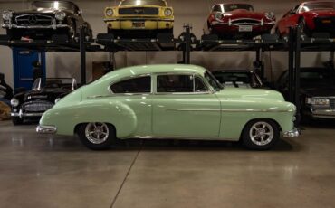 Chevrolet-Special-Fleetline-Berline-1950-Green-Tan-3438-2