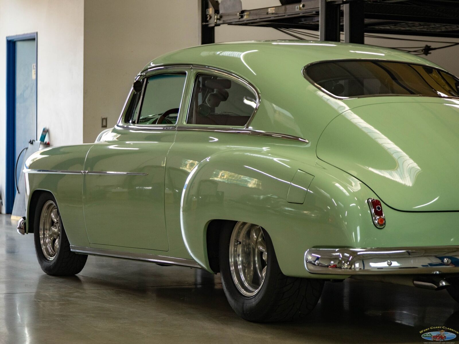 Chevrolet-Special-Fleetline-Berline-1950-Green-Tan-3438-21