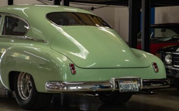 Chevrolet-Special-Fleetline-Berline-1950-Green-Tan-3438-22