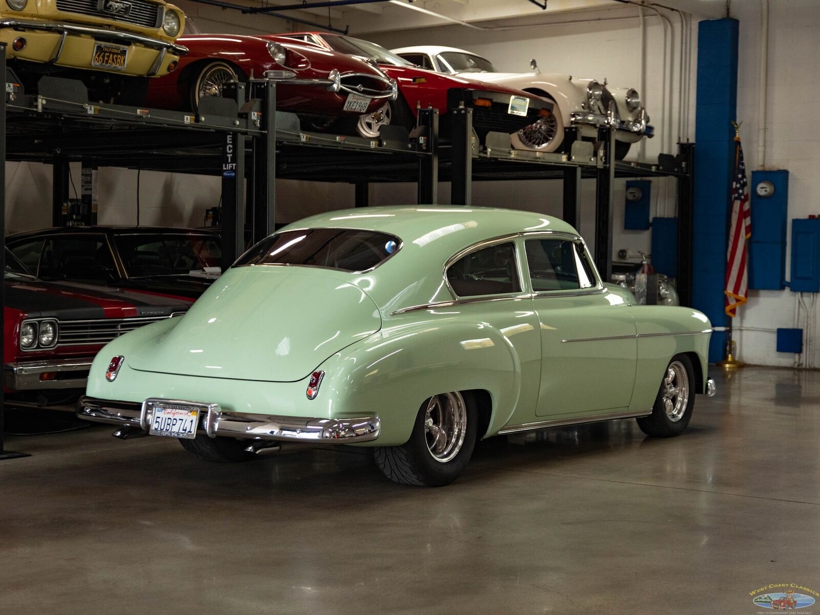 Chevrolet-Special-Fleetline-Berline-1950-Green-Tan-3438-23