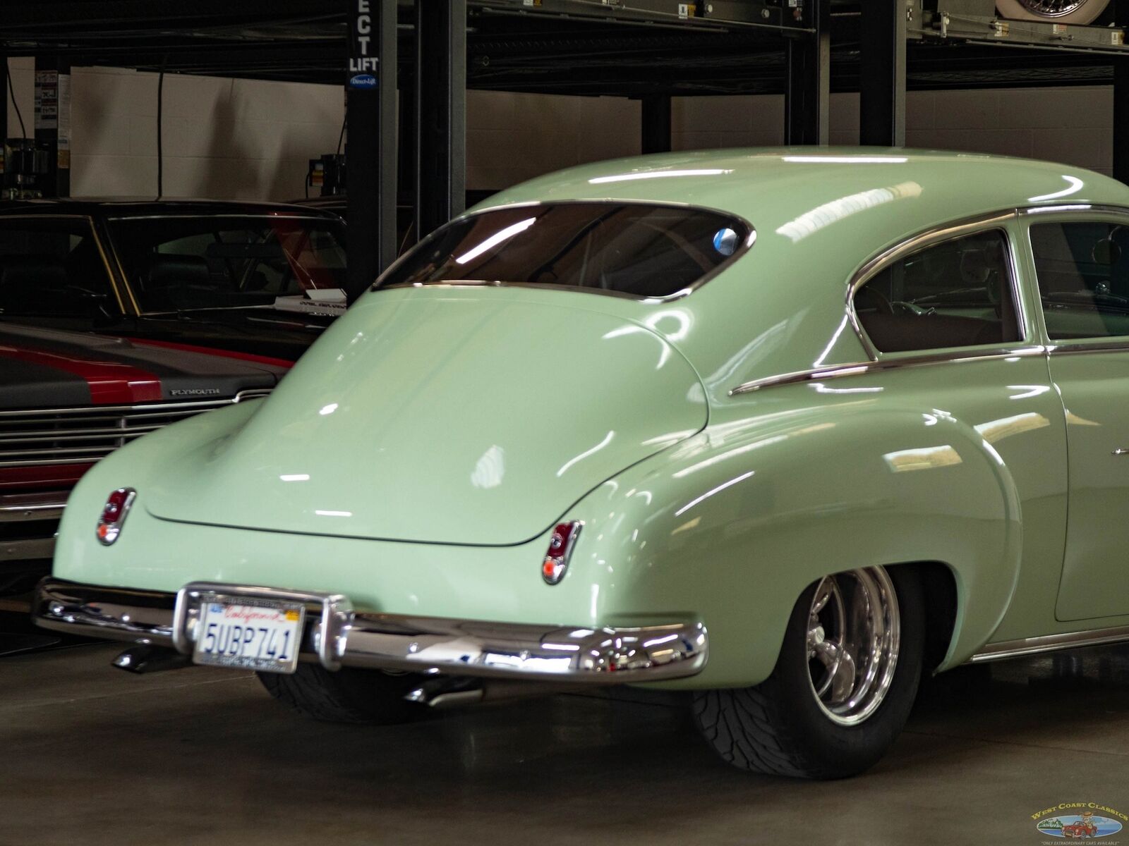 Chevrolet-Special-Fleetline-Berline-1950-Green-Tan-3438-24