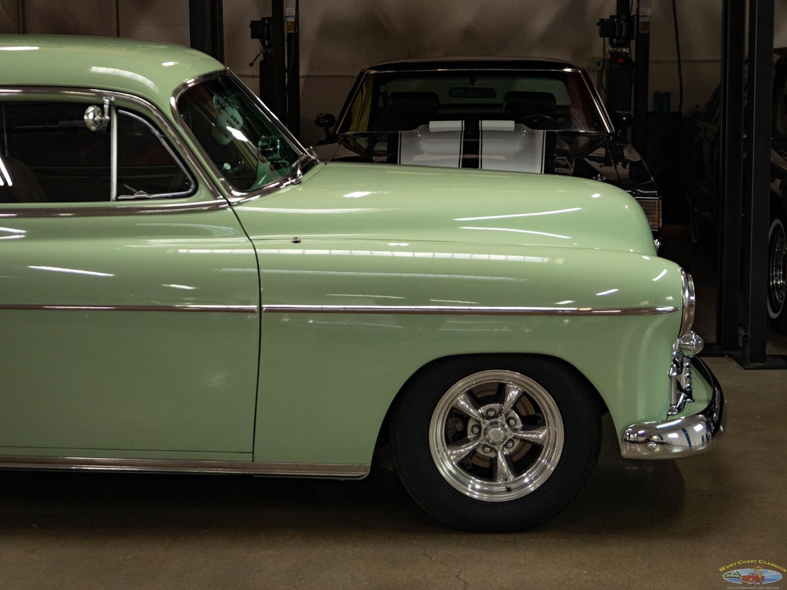 Chevrolet-Special-Fleetline-Berline-1950-Green-Tan-3438-3