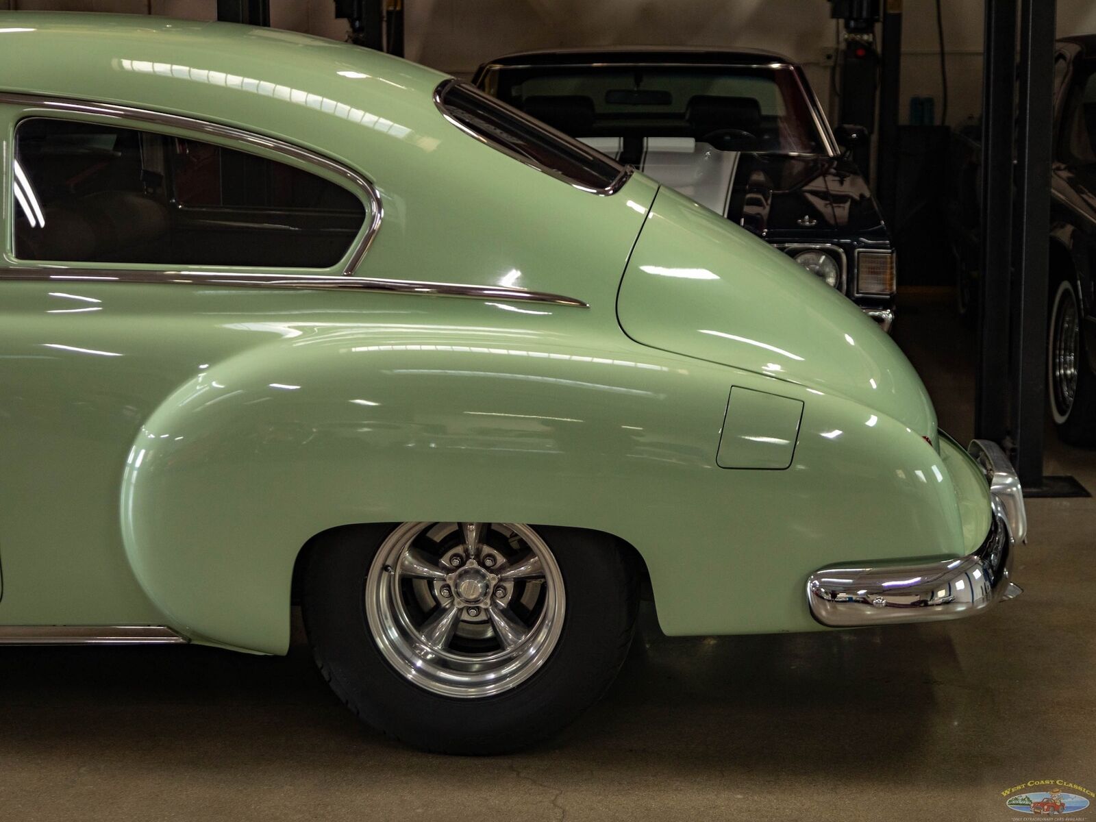 Chevrolet-Special-Fleetline-Berline-1950-Green-Tan-3438-6