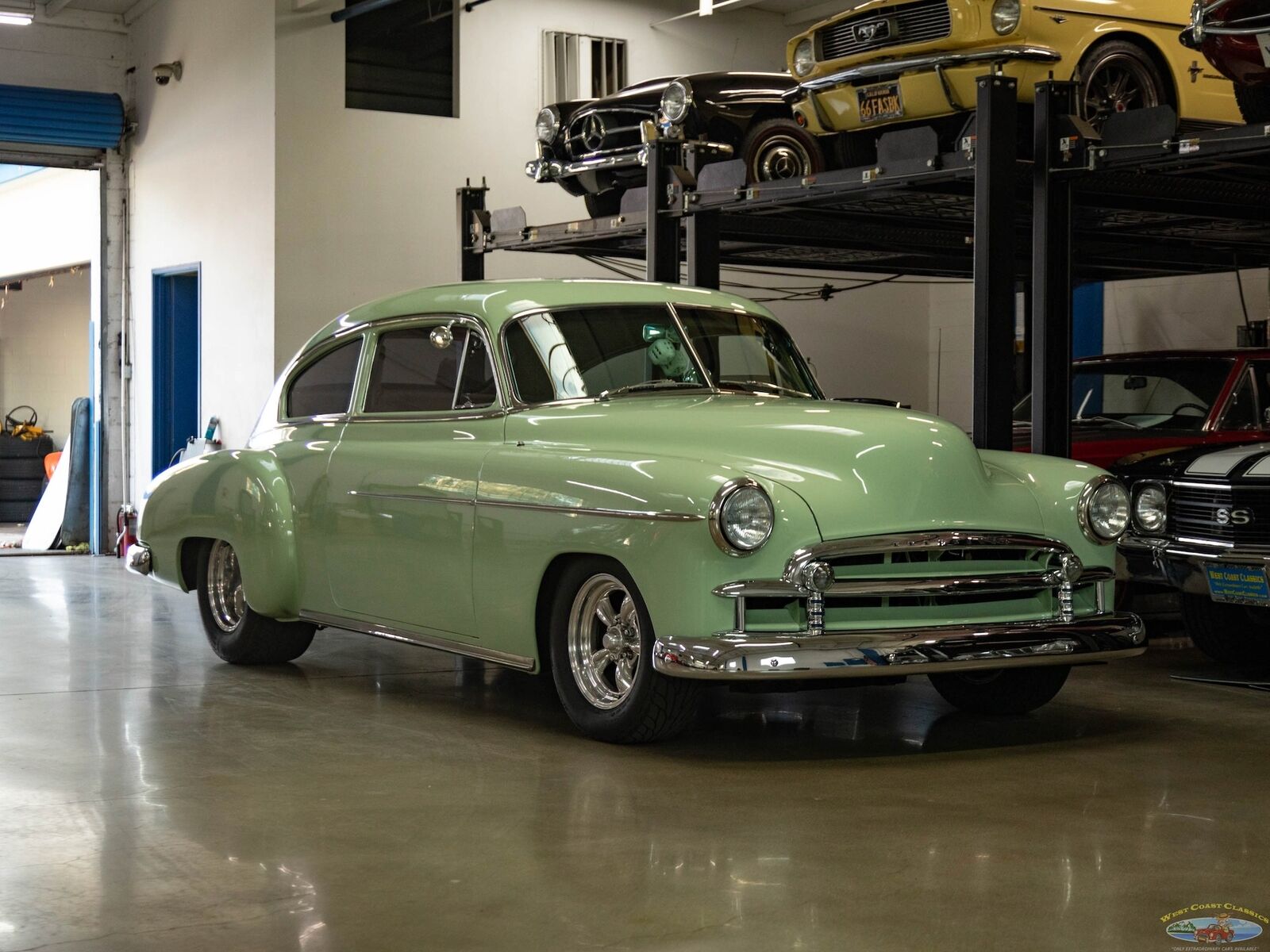 Chevrolet-Special-Fleetline-Berline-1950-Green-Tan-3438-9