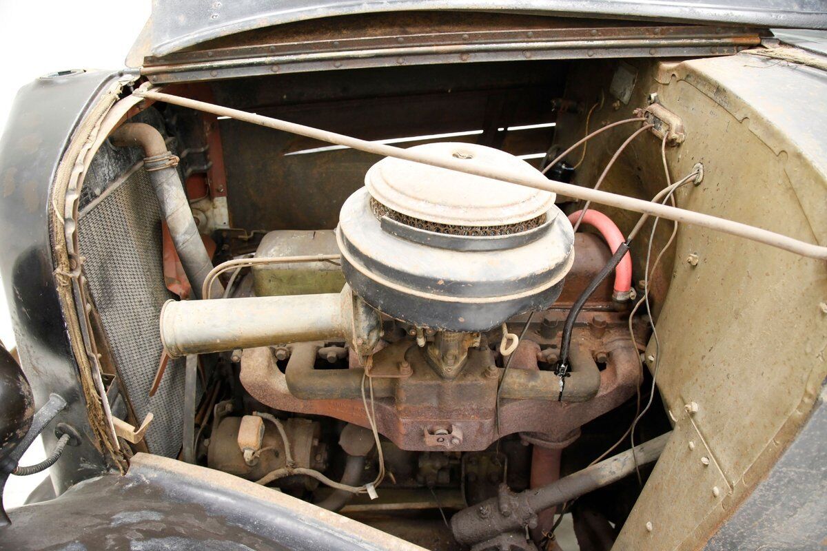 Chevrolet-Standard-Berline-1934-Black-Tan-102510-7