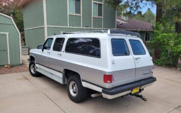 Chevrolet-Suburban-12-ton-nominal-1991-white-300947-1