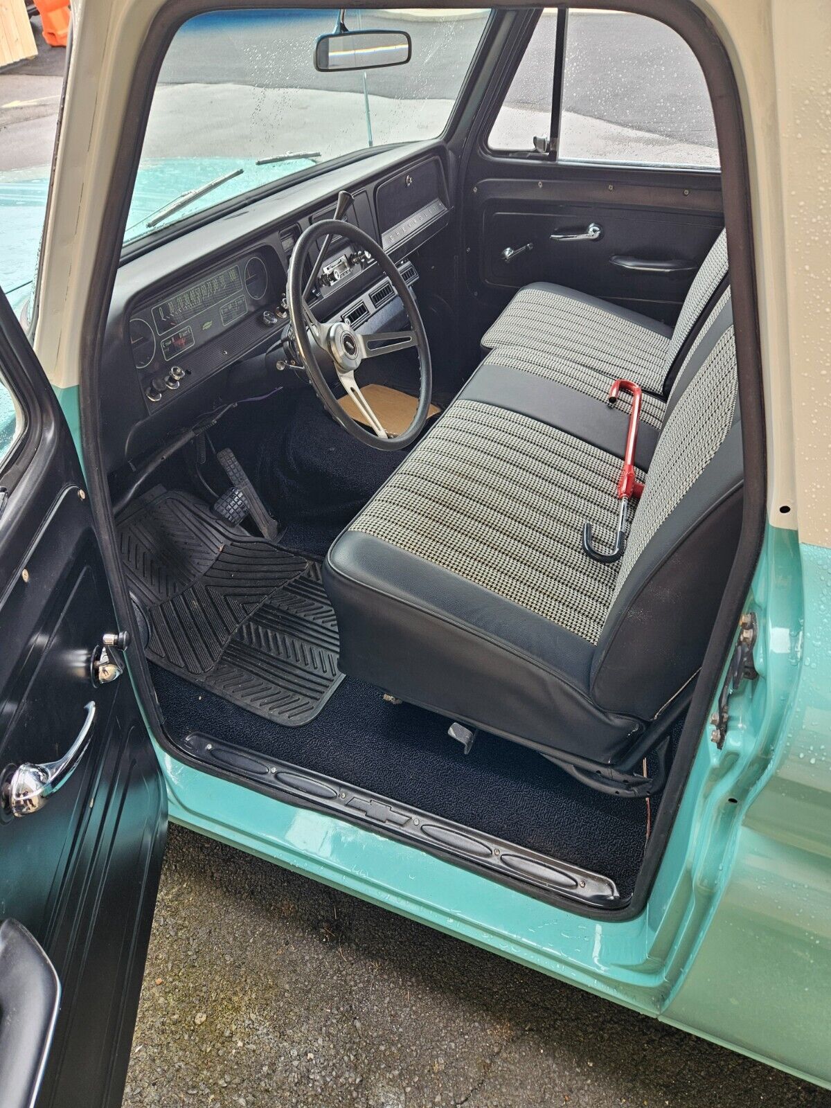 Chevrolet-Suburban-1965-Aqua-Black-133576-36