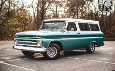 Chevrolet-Suburban-1966-Teal-Tan-25379-2