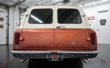 Chevrolet-Suburban-1969-Cream-and-Copper-Beige-0-12