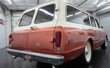 Chevrolet-Suburban-1969-Cream-and-Copper-Beige-0-16