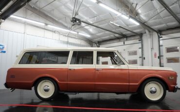 Chevrolet-Suburban-1969-Cream-and-Copper-Beige-0-18