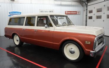 Chevrolet-Suburban-1969-Cream-and-Copper-Beige-0-19