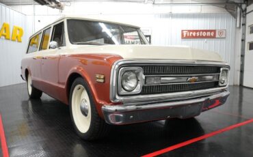 Chevrolet-Suburban-1969-Cream-and-Copper-Beige-0-22