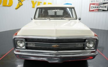 Chevrolet-Suburban-1969-Cream-and-Copper-Beige-0-27