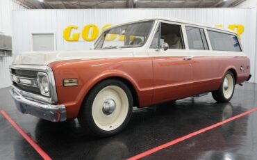 Chevrolet-Suburban-1969-Cream-and-Copper-Beige-0-3