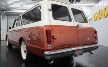 Chevrolet-Suburban-1969-Cream-and-Copper-Beige-0-7