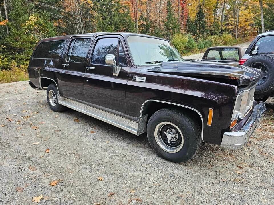 Chevrolet Suburban  year1}