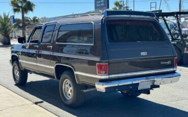 Chevrolet-Suburban-1985-brown-104935-7