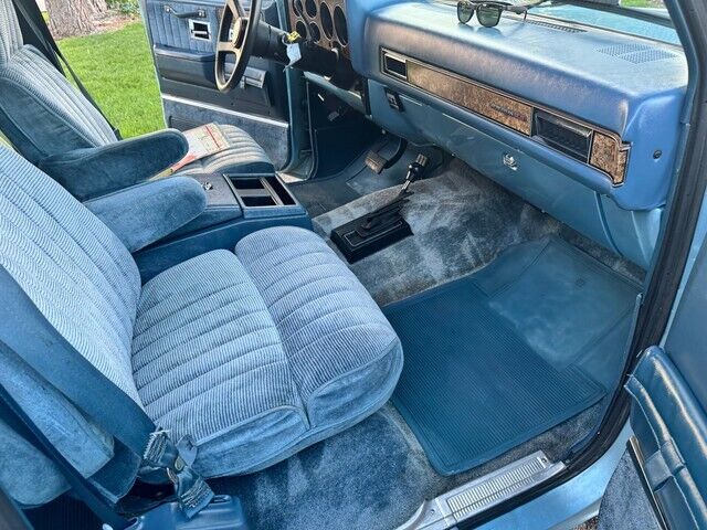 Chevrolet-Suburban-1989-Blue-Blue-118287-25