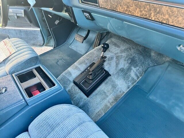 Chevrolet-Suburban-1989-Blue-Blue-118287-28