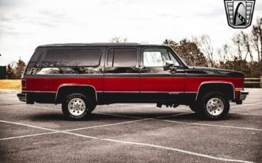 Chevrolet-Suburban-1991-Black-Gray-117106-7