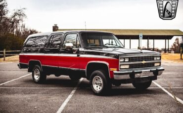 Chevrolet-Suburban-1991-Black-Gray-117106-8