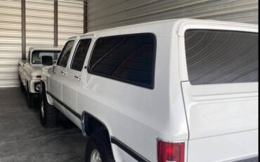 Chevrolet-Suburban-2500-1990-white-370148-2