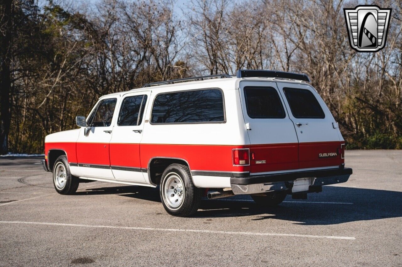 Chevrolet-Suburban-Cabriolet-1991-Red-Red-176849-4