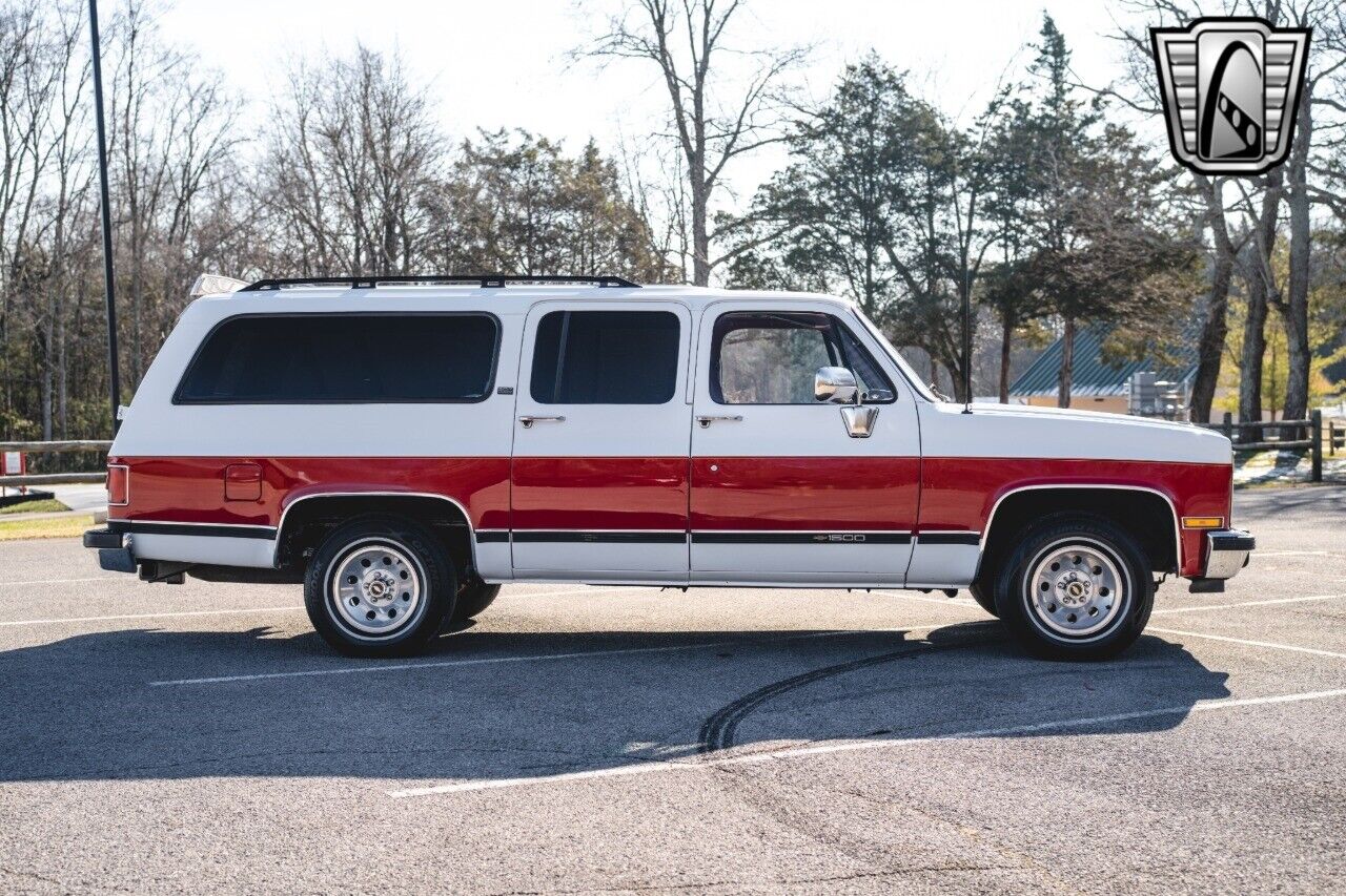 Chevrolet-Suburban-Cabriolet-1991-Red-Red-176849-7