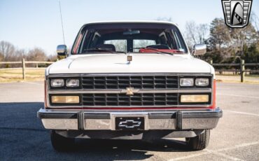 Chevrolet-Suburban-Cabriolet-1991-Red-Red-176849-9