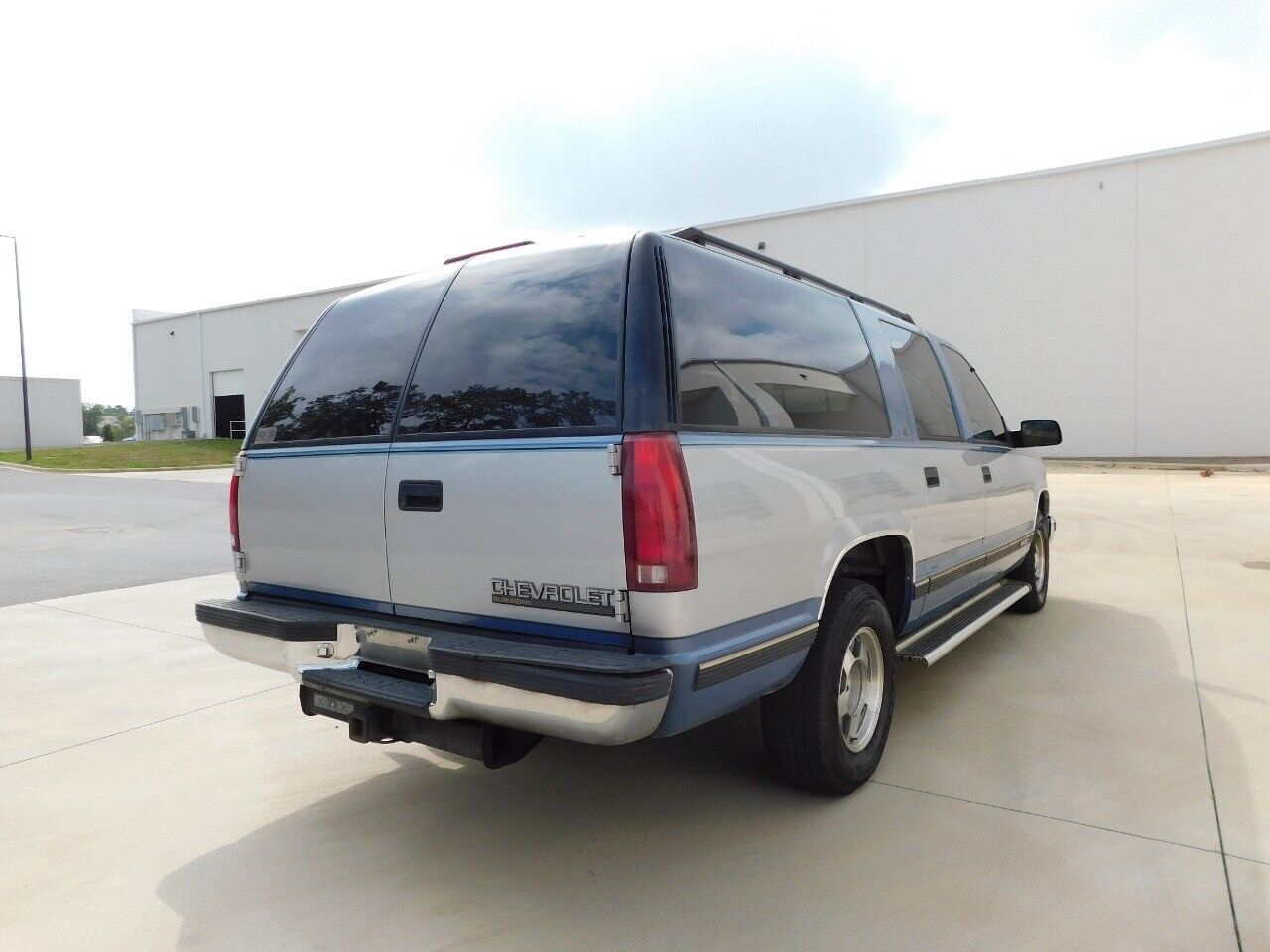 Chevrolet-Suburban-Cabriolet-1995-Blue-Blue-265658-10