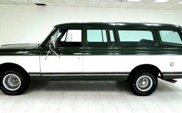 Chevrolet-Suburban-SUV-1972-Green-Green-74064-1