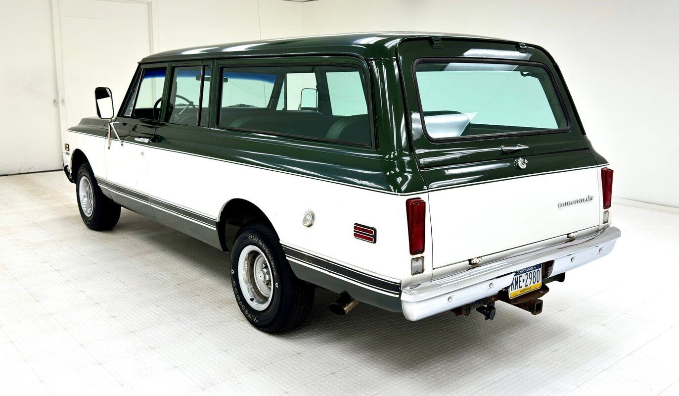 Chevrolet-Suburban-SUV-1972-Green-Green-74064-2