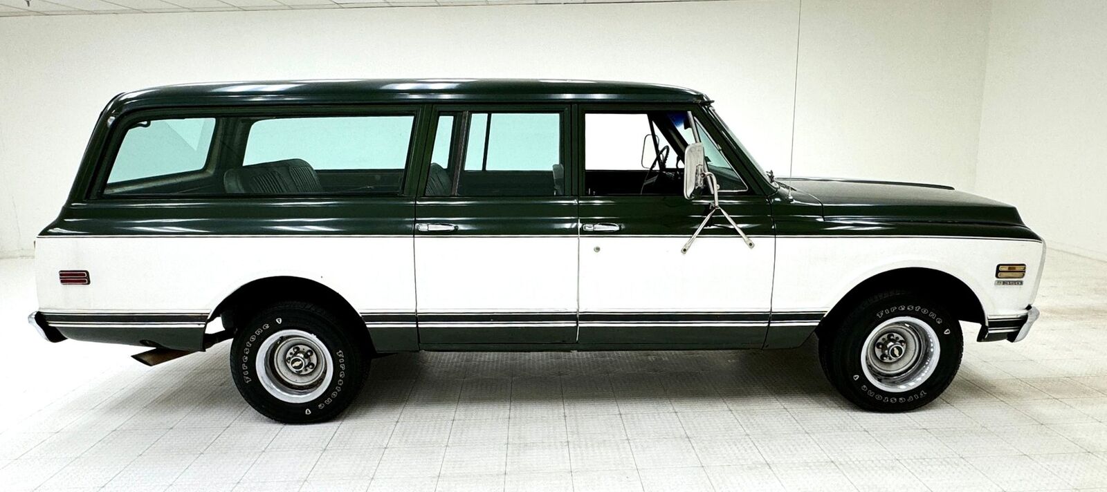 Chevrolet-Suburban-SUV-1972-Green-Green-74064-5