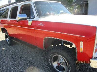 Chevrolet-Suburban-SUV-1974-Red-Gray-0-4