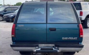 Chevrolet-Suburban-SUV-1994-180004-2