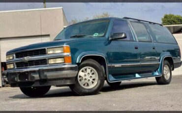 Chevrolet Suburban SUV 1994