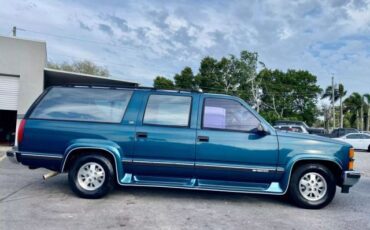 Chevrolet-Suburban-SUV-1994-180004-4