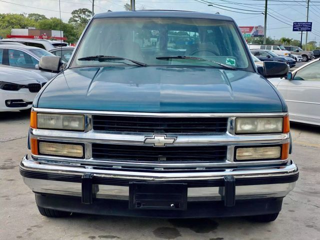 Chevrolet-Suburban-SUV-1994-180004-7