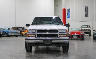 Chevrolet-Suburban-SUV-1995-White-Gray-368467-8