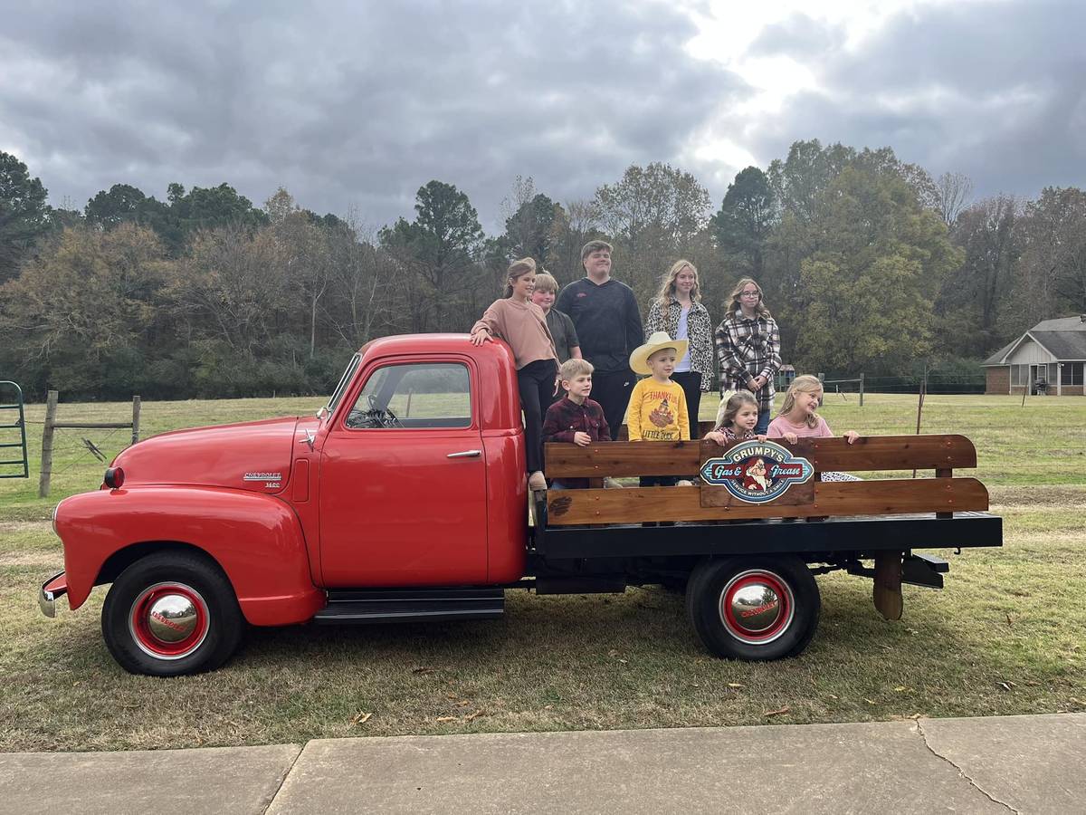 Chevrolet-Truck-1950-red-12070-7