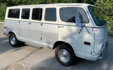 Chevrolet-Van-g-10-1969-silver-75639-15