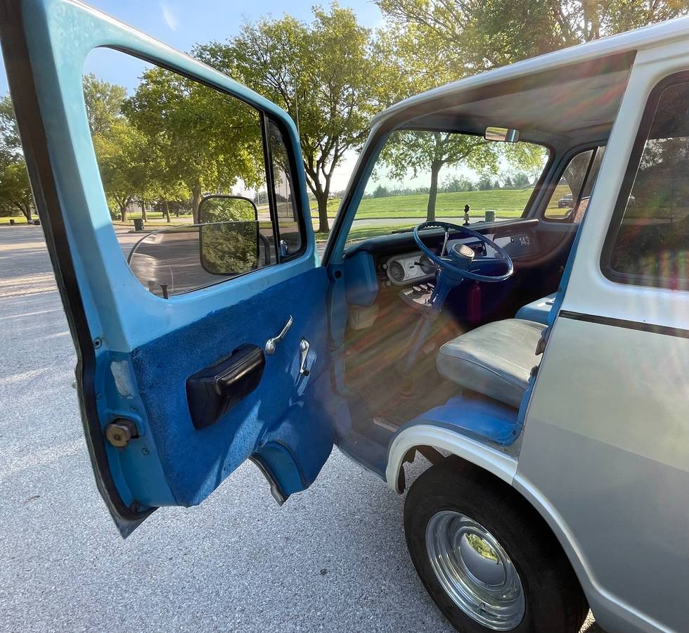 Chevrolet-Van-g-10-1969-silver-75639-16