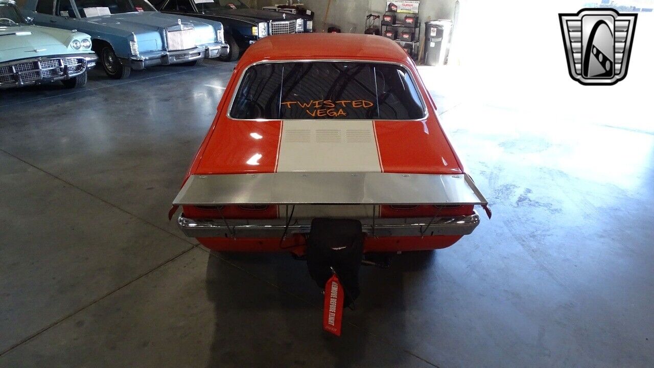 Chevrolet-Vega-1973-Orange-Black-81669-9