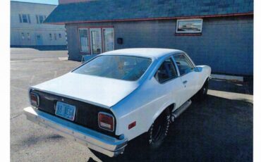 Chevrolet-Vega-1974-white-4023-1