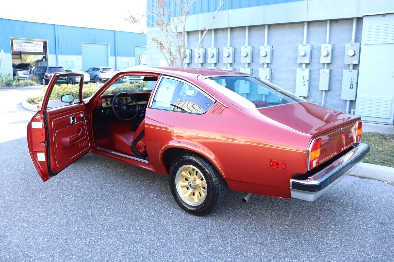 Chevrolet-Vega-Coupe-1976-Red-Black-4995-19